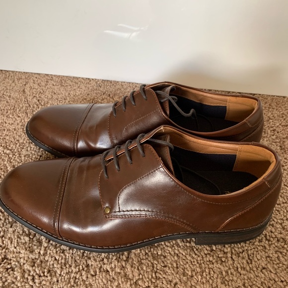 Dress Shoes - Picture 3 of 4